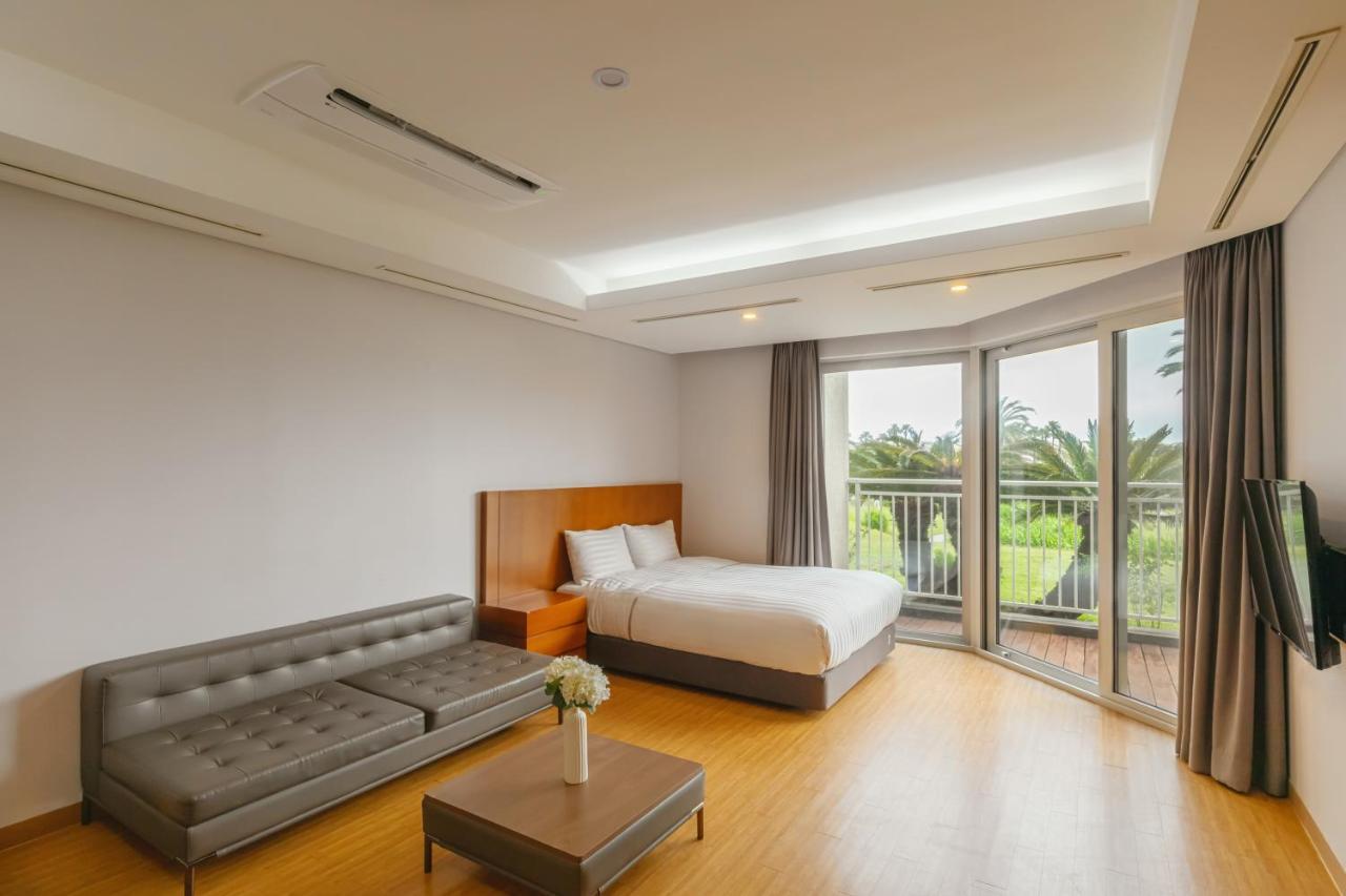 Sono Calm Jeju Seogwipo Exterior foto