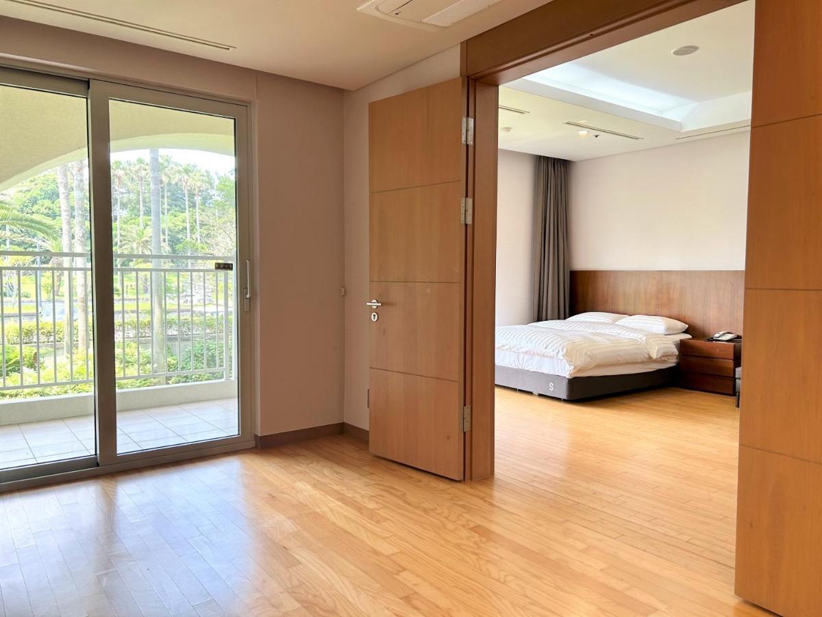Sono Calm Jeju Seogwipo Exterior foto