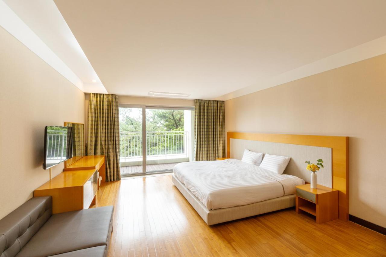Sono Calm Jeju Seogwipo Exterior foto