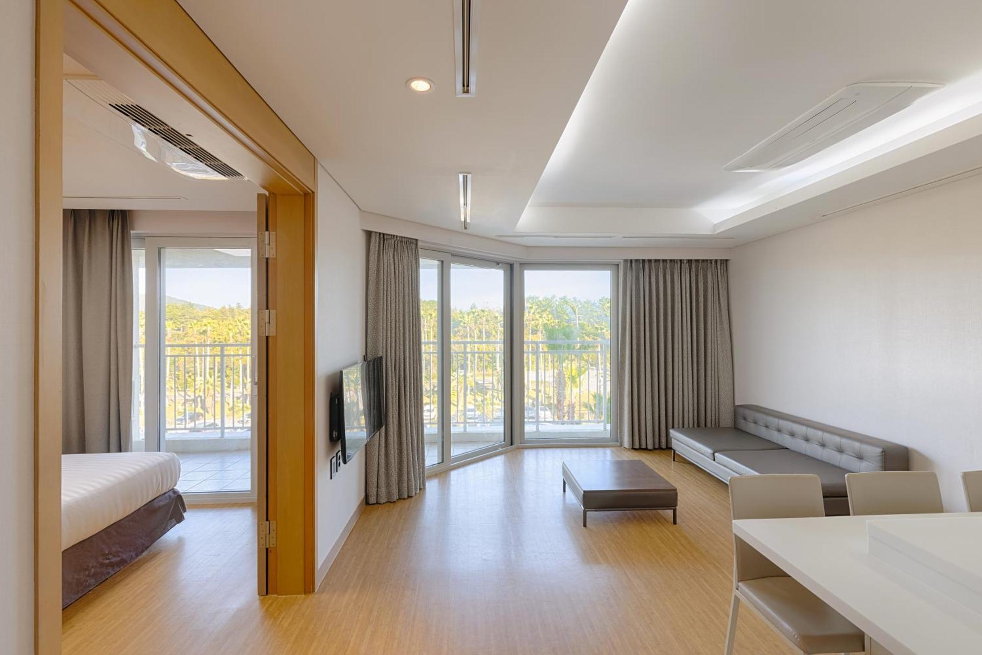 Sono Calm Jeju Seogwipo Exterior foto